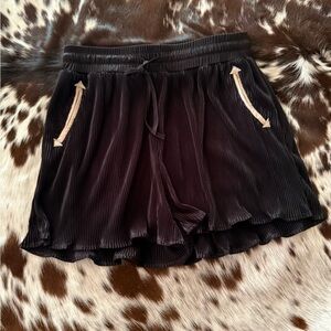Elegant Black Pleated Women's Western Trim Shorts